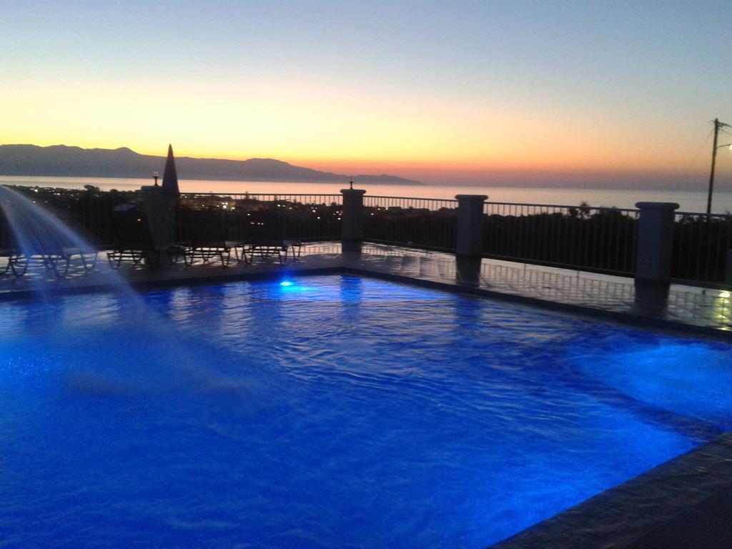 Villa Cretan Blu Platanias Platanés Esterno foto